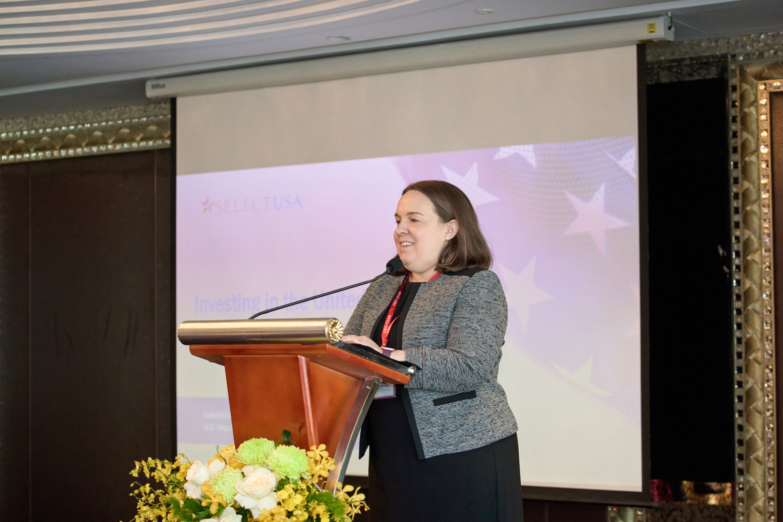 Bà Shannon Roe – Viên chức Thương mại của Tổng Lãnh sự quán Hoa Kỳ trình bày tại sự kiện